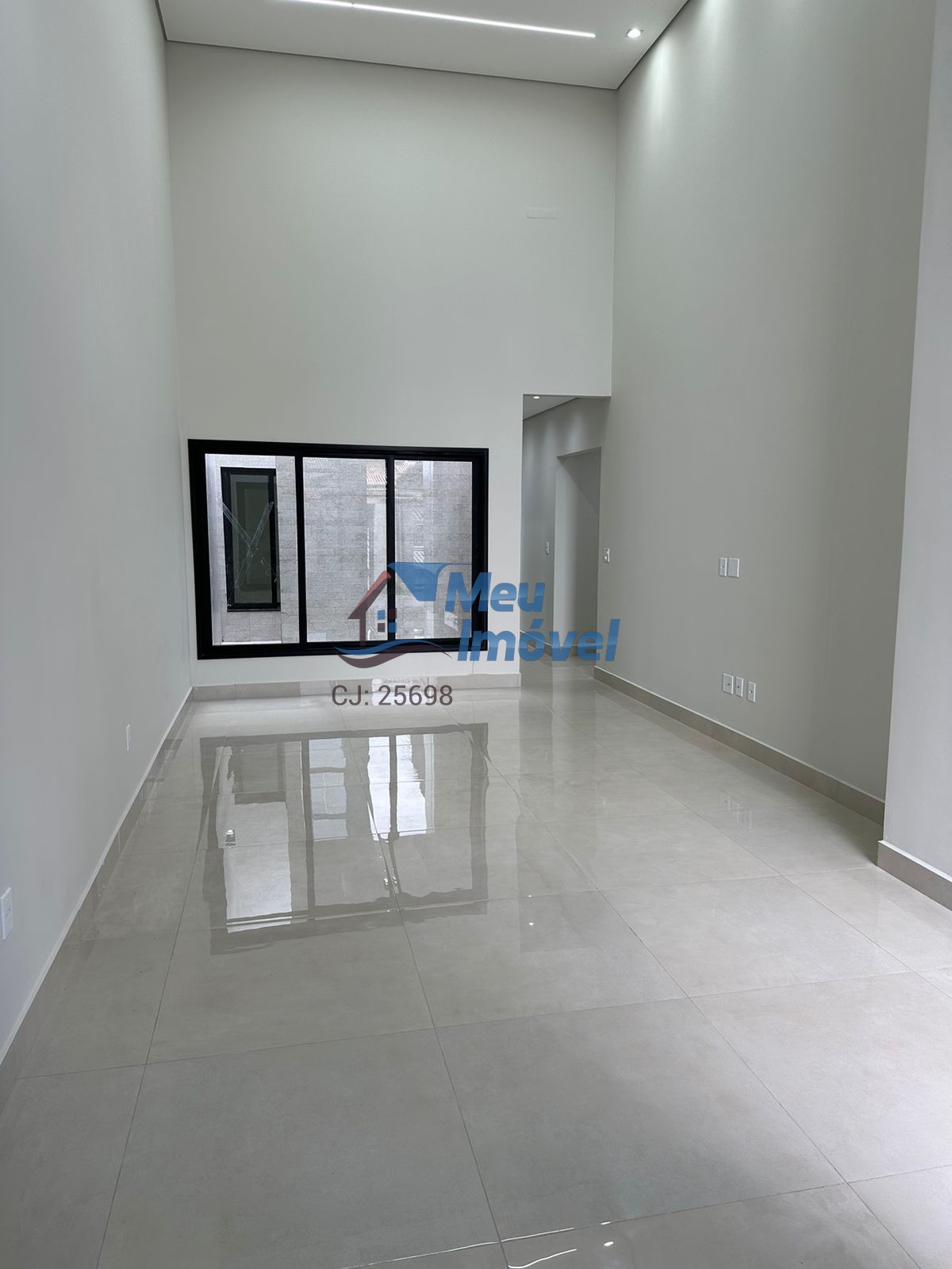 Casa à venda com 4 quartos, 400m² - Foto 2