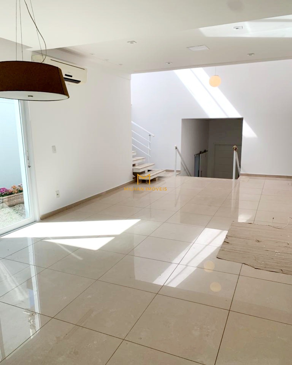 Casa de Condomínio à venda com 3 quartos, 210m² - Foto 4