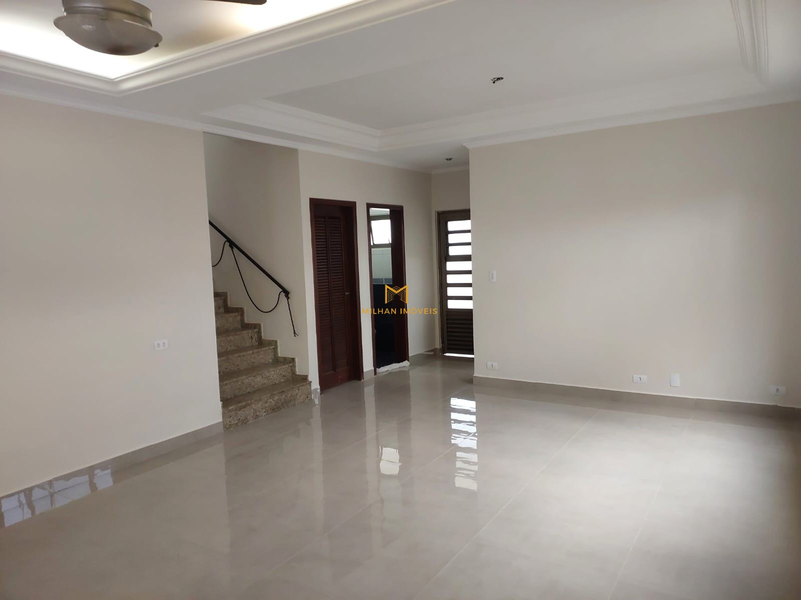 Casa à venda com 3 quartos, 288m² - Foto 3