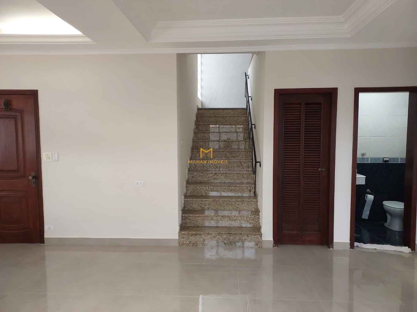 Casa à venda com 3 quartos, 288m² - Foto 4