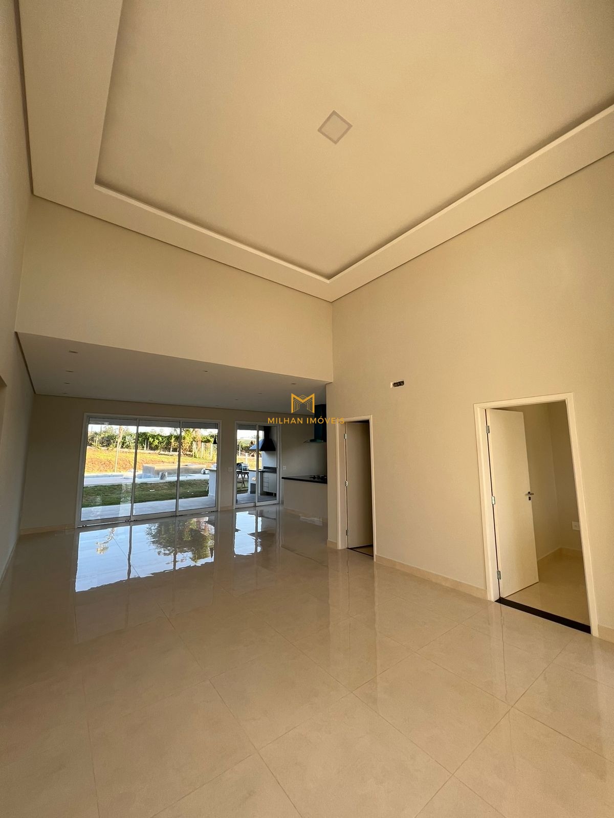 Casa à venda com 3 quartos, 1000m² - Foto 3