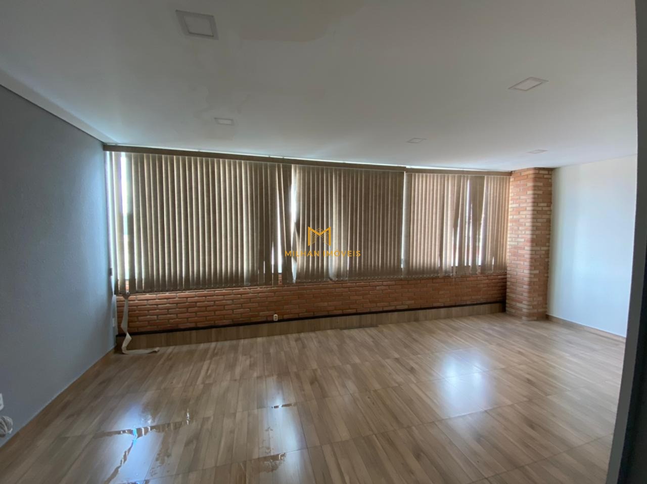 Casa à venda com 2 quartos, 150m² - Foto 1