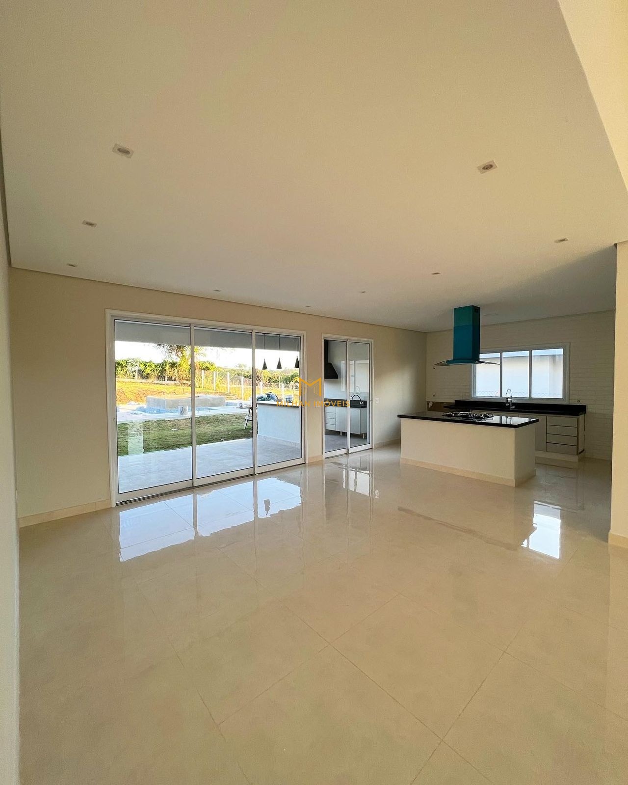 Casa à venda com 3 quartos, 1000m² - Foto 17