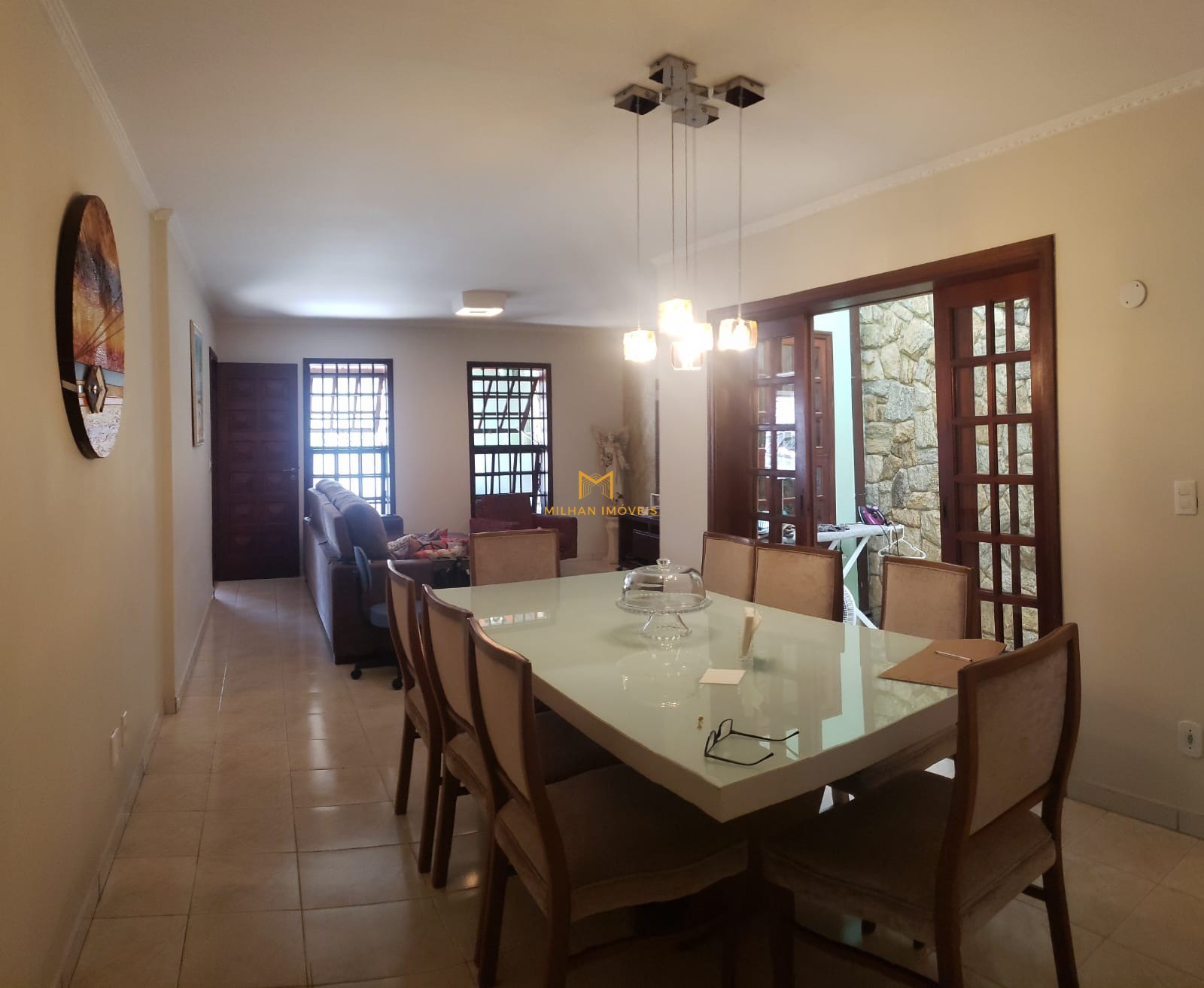 Casa à venda com 3 quartos, 213m² - Foto 1