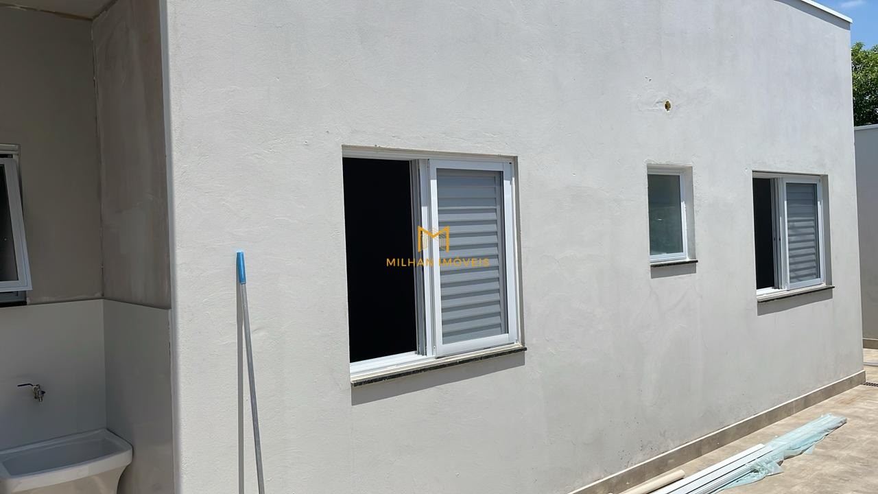 Casa à venda com 2 quartos, 90m² - Foto 2