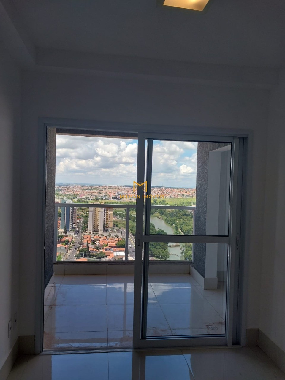 Apartamento à venda com 3 quartos, 84m² - Foto 2