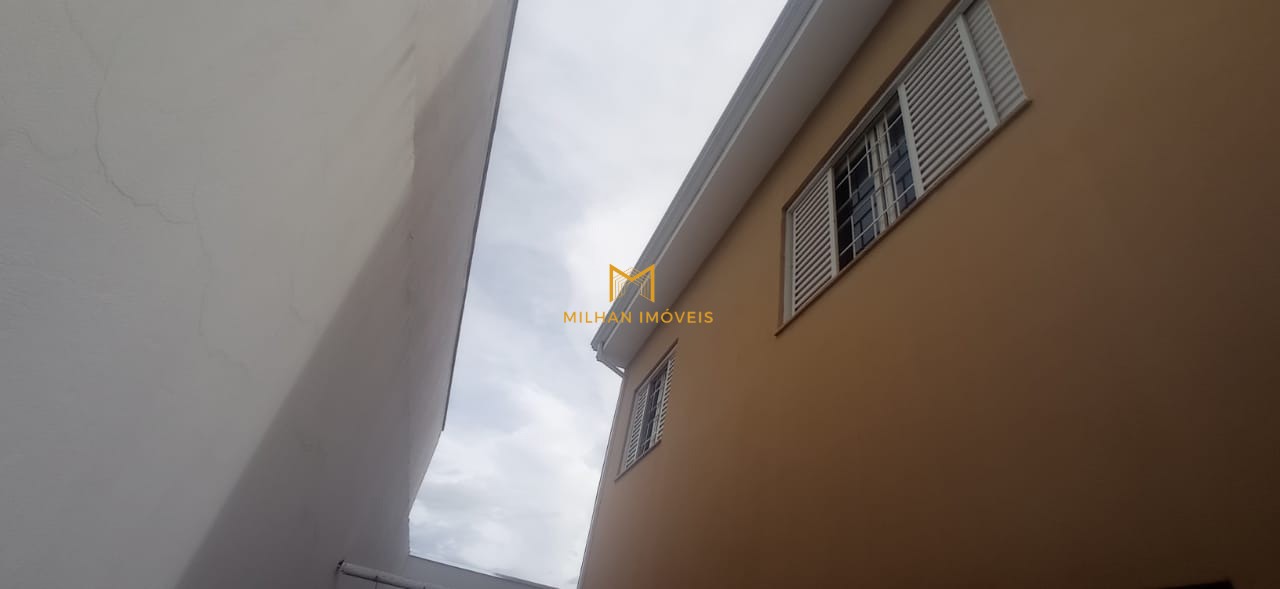 Casa à venda com 4 quartos, 300m² - Foto 4