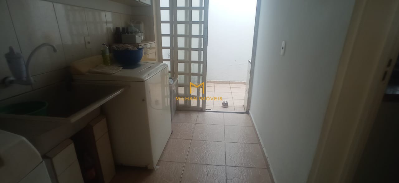 Casa à venda com 4 quartos, 300m² - Foto 5