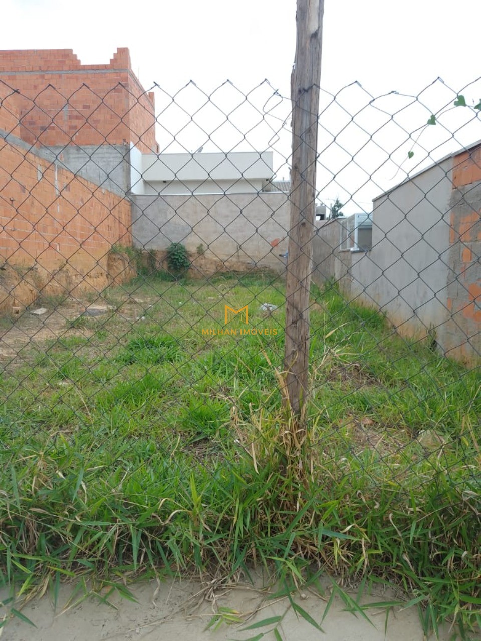 Terreno à venda, 150m² - Foto 1