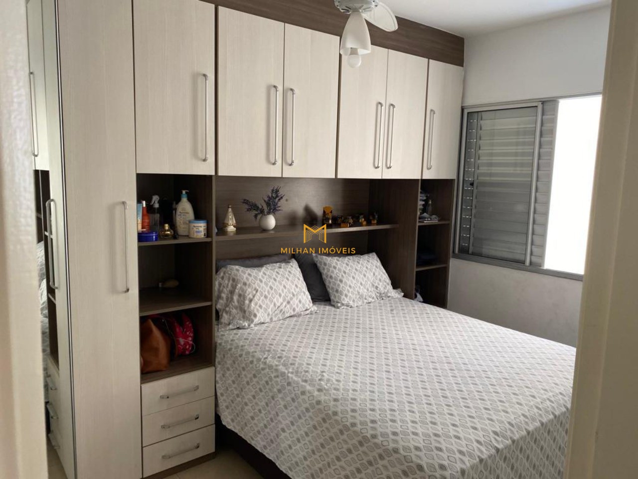 Apartamento à venda com 2 quartos, 62m² - Foto 1