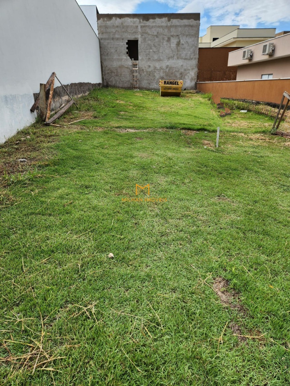 Terreno à venda, 300m² - Foto 1