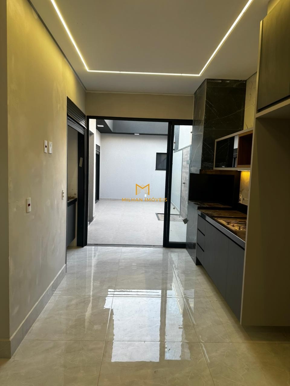 Casa de Condomínio à venda com 3 quartos, 136m² - Foto 2