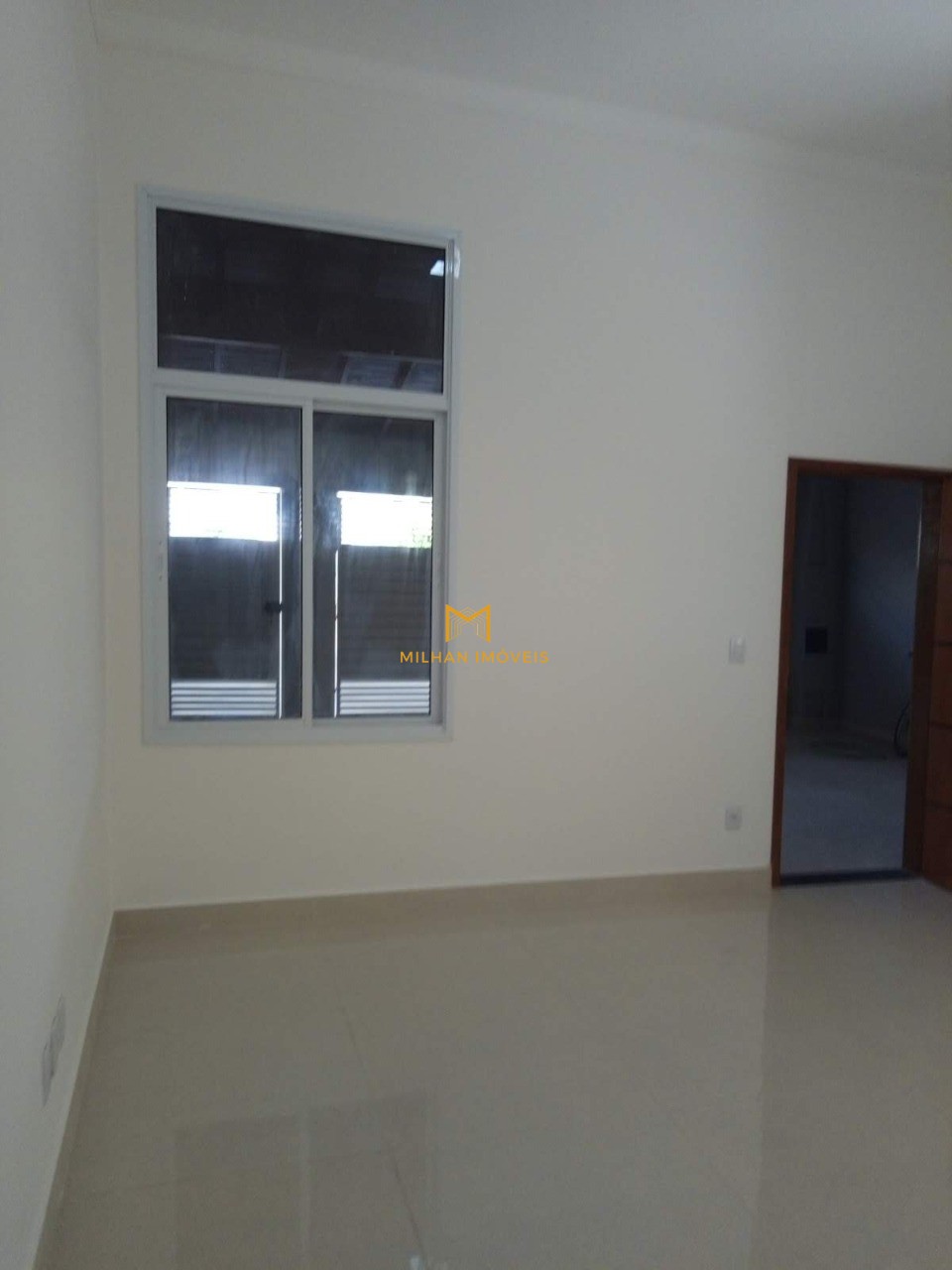 Casa à venda com 3 quartos, 150m² - Foto 1