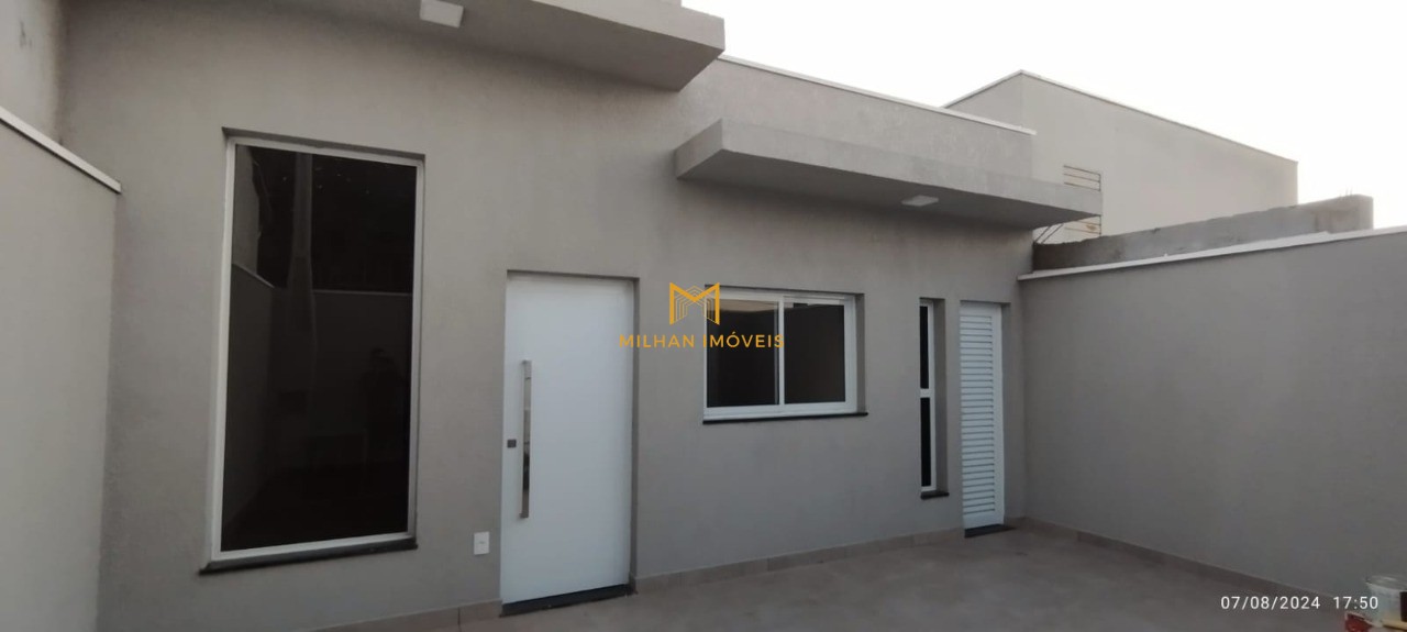 Casa à venda com 3 quartos, 175m² - Foto 1