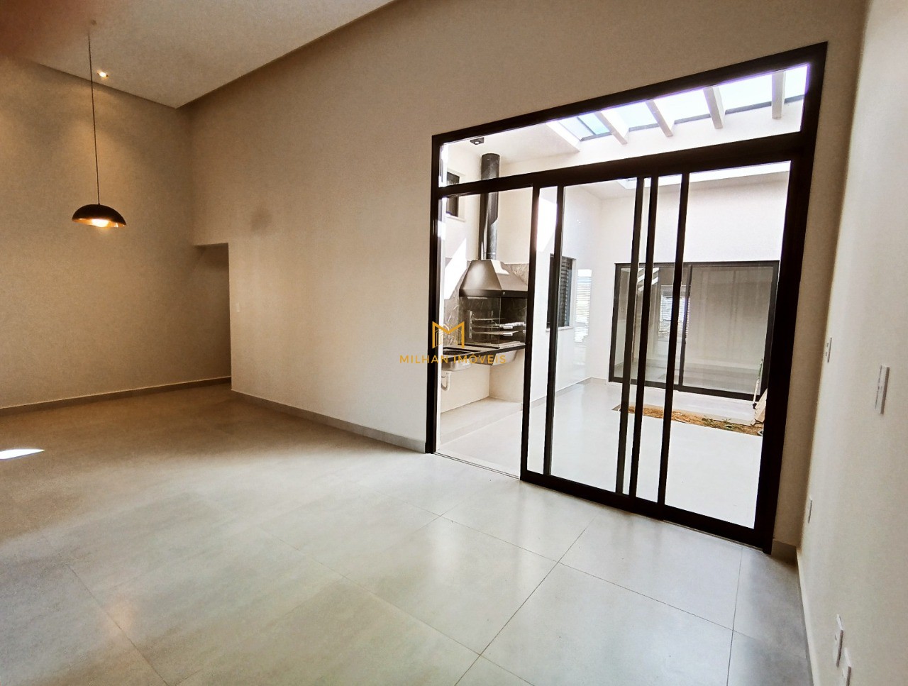 Casa à venda com 3 quartos, 150m² - Foto 2