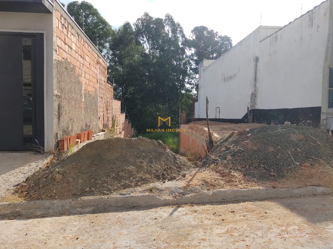 Terreno à venda, 150m² - Foto 1