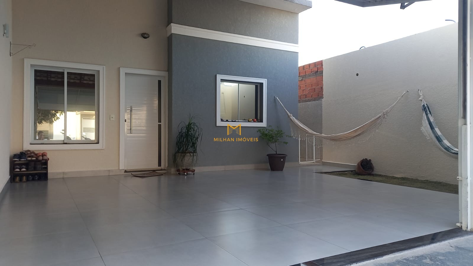 Casa à venda com 2 quartos, 150m² - Foto 1