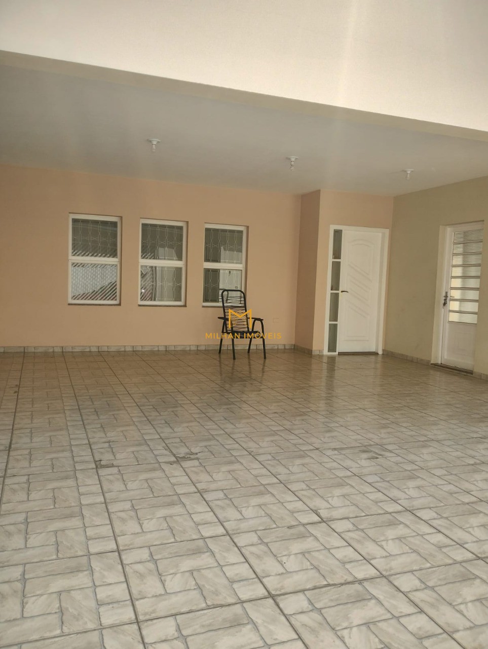 Casa à venda com 3 quartos, 300m² - Foto 3