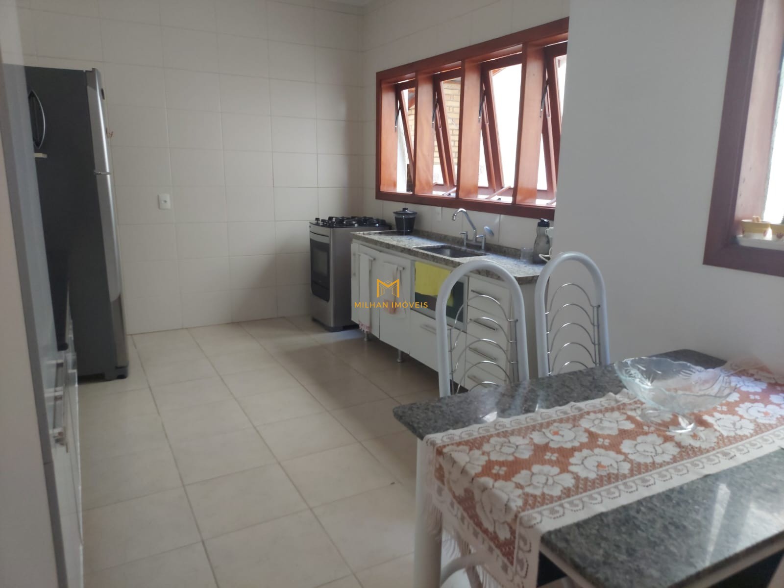 Casa à venda com 3 quartos, 204m² - Foto 16