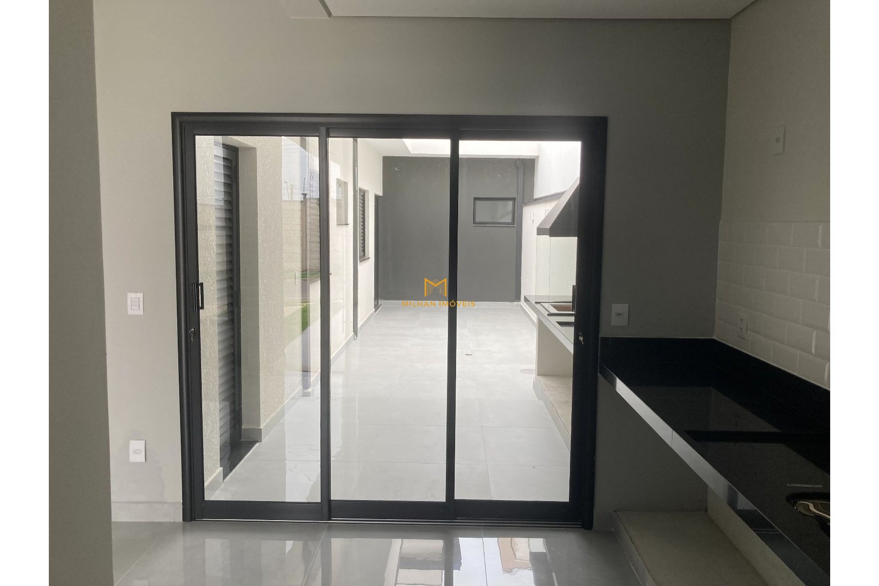 Casa de Condomínio à venda com 3 quartos, 150m² - Foto 3