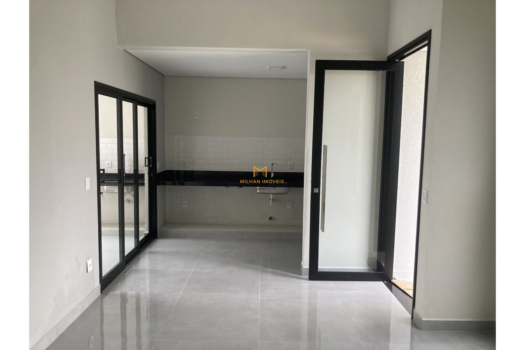 Casa de Condomínio à venda com 3 quartos, 150m² - Foto 2