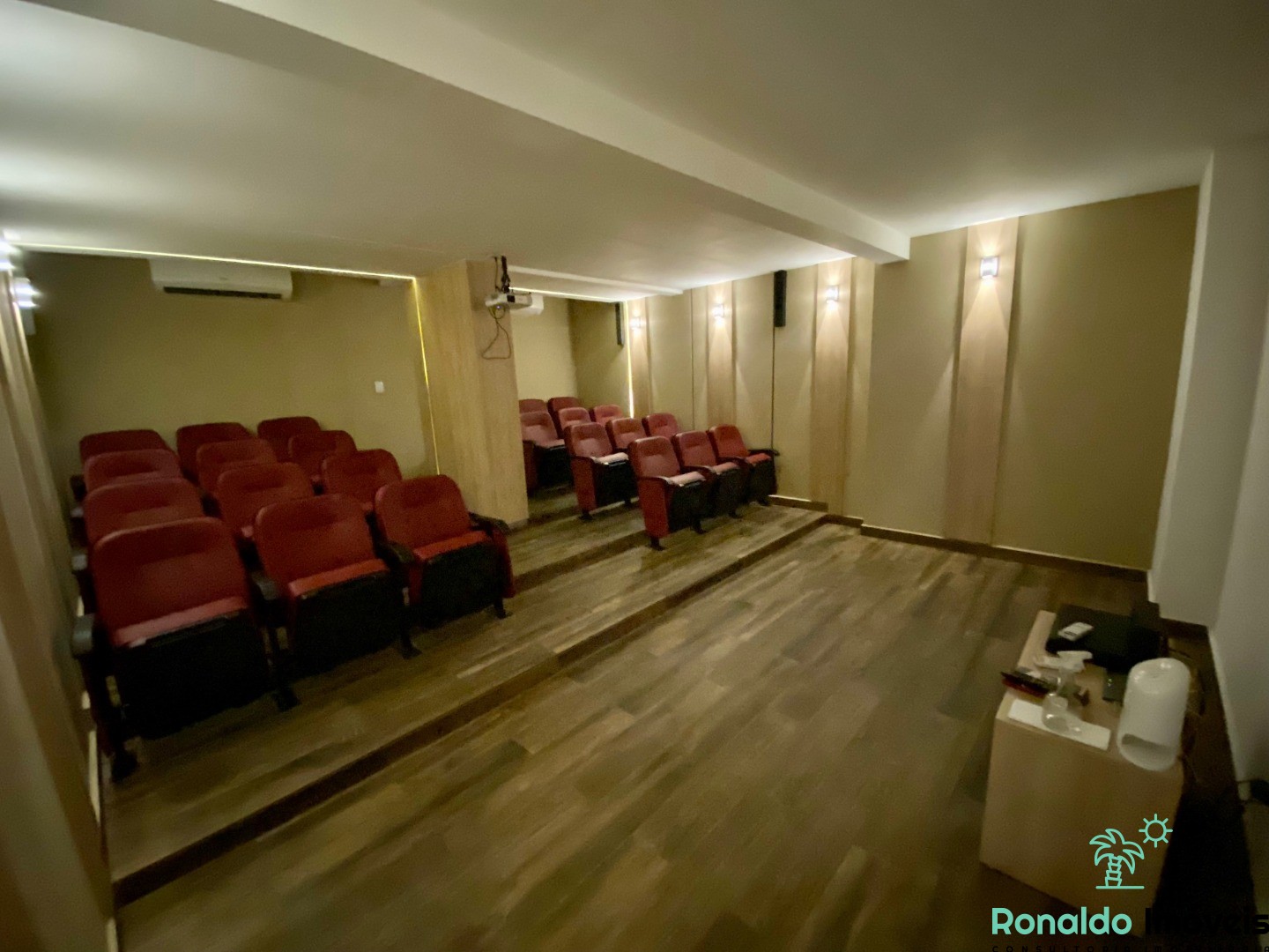 Apartamento à venda com 2 quartos, 75m² - Foto 17