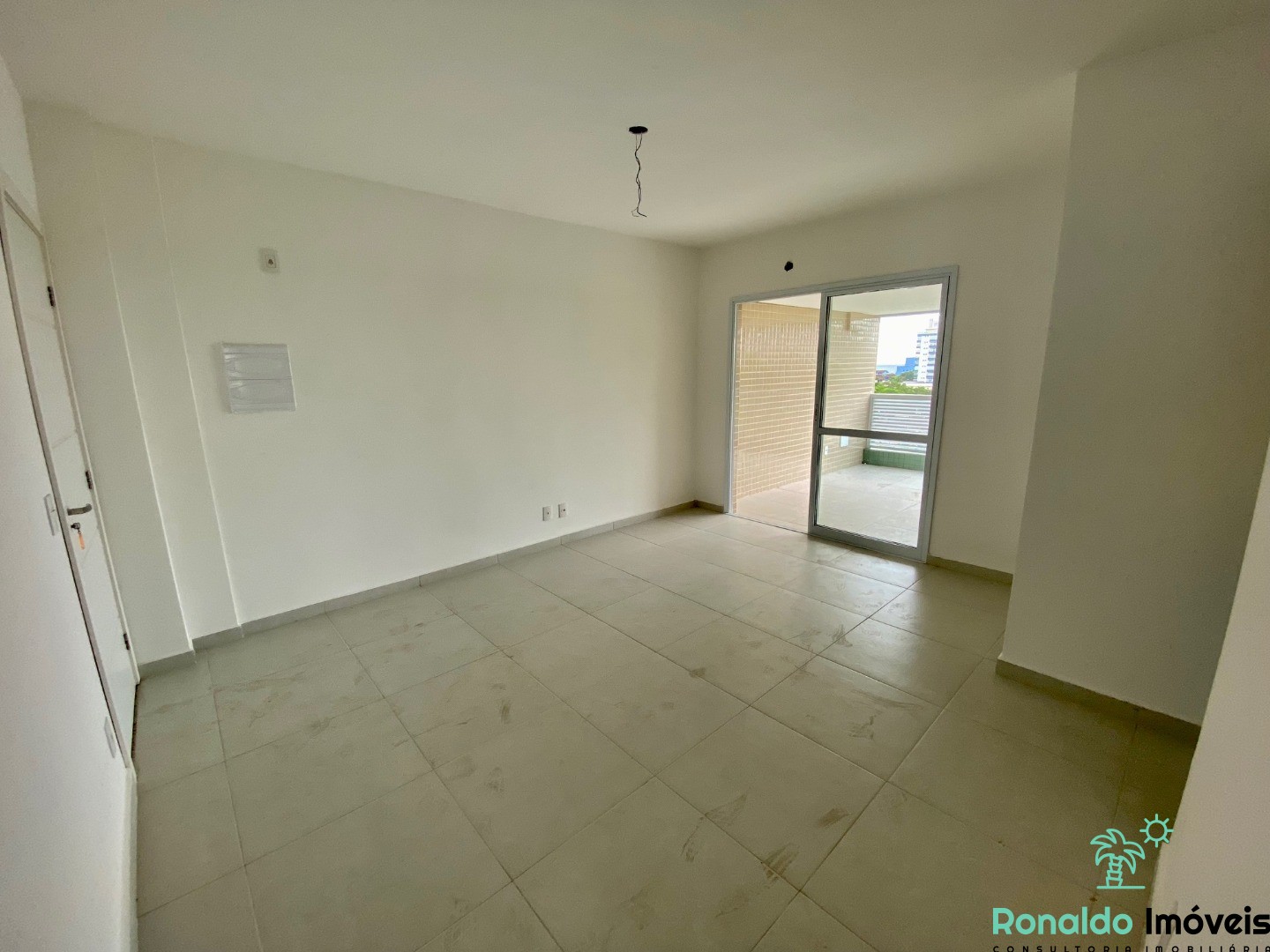 Apartamento à venda com 2 quartos, 68m² - Foto 2