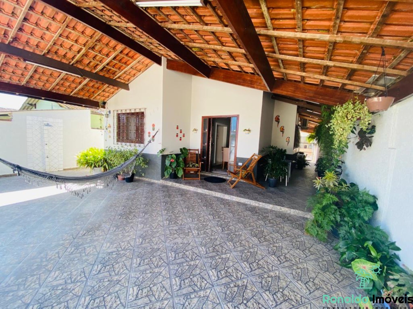 Casa à venda com 3 quartos, 280m² - Foto 1