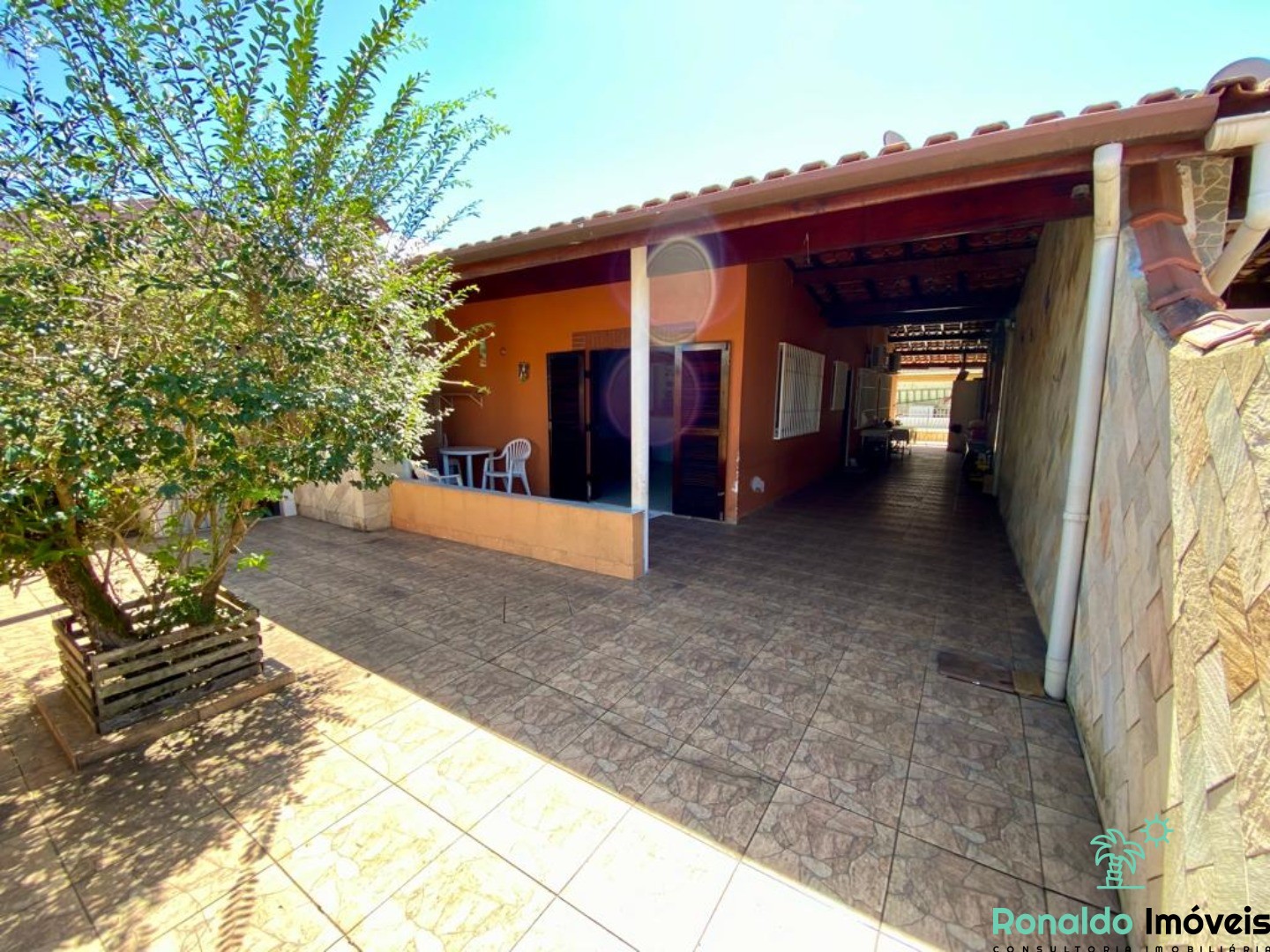 Casa à venda com 2 quartos, 142m² - Foto 2