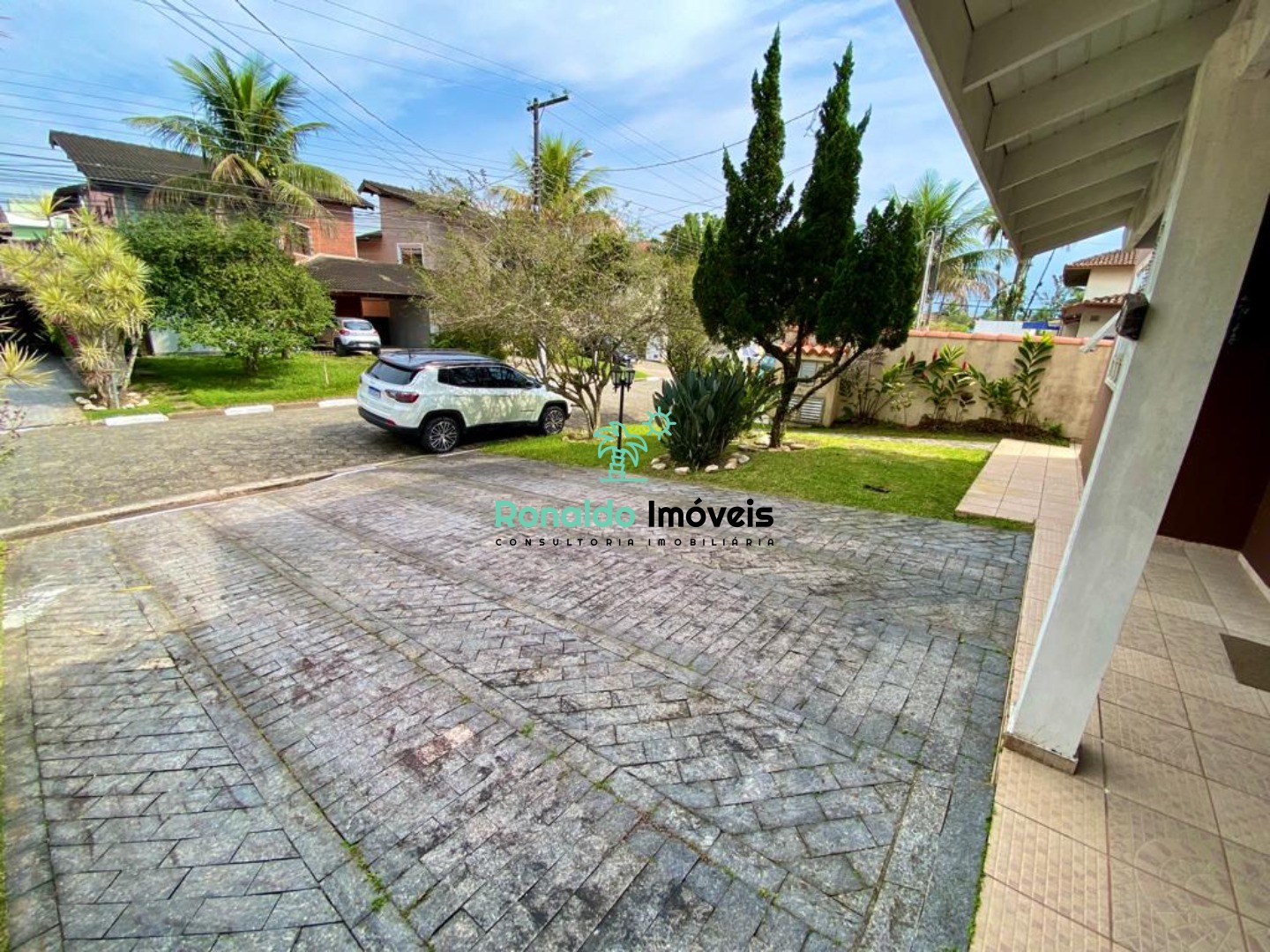 Casa à venda com 3 quartos, 190m² - Foto 2