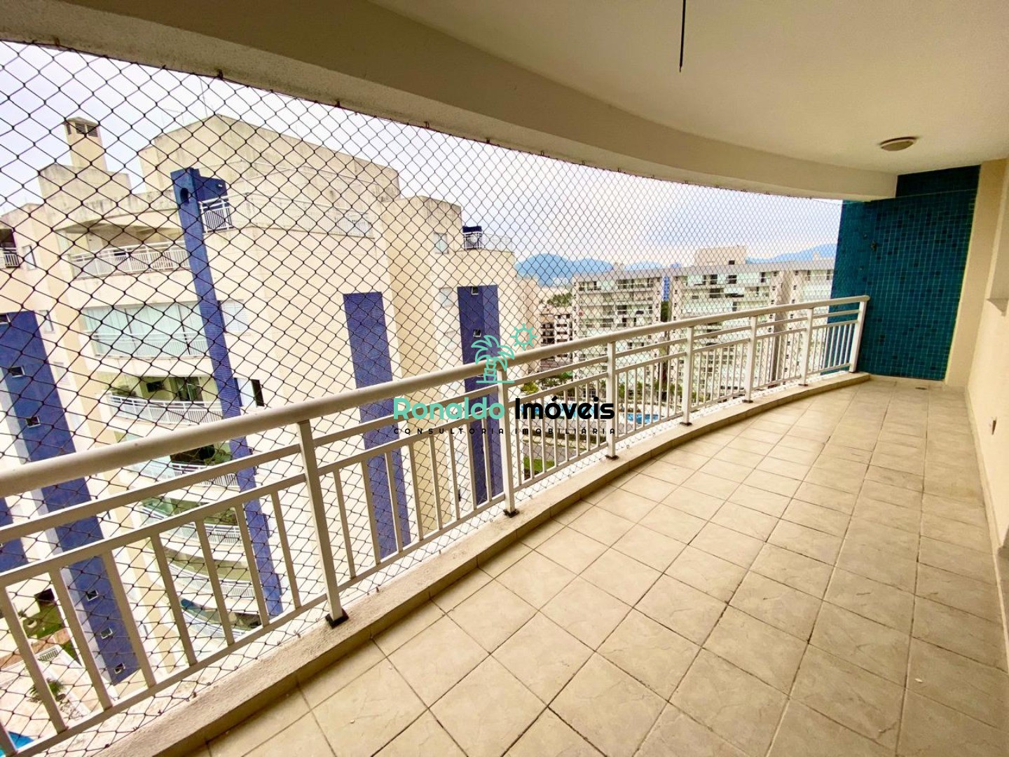 Cobertura à venda com 4 quartos, 225m² - Foto 2