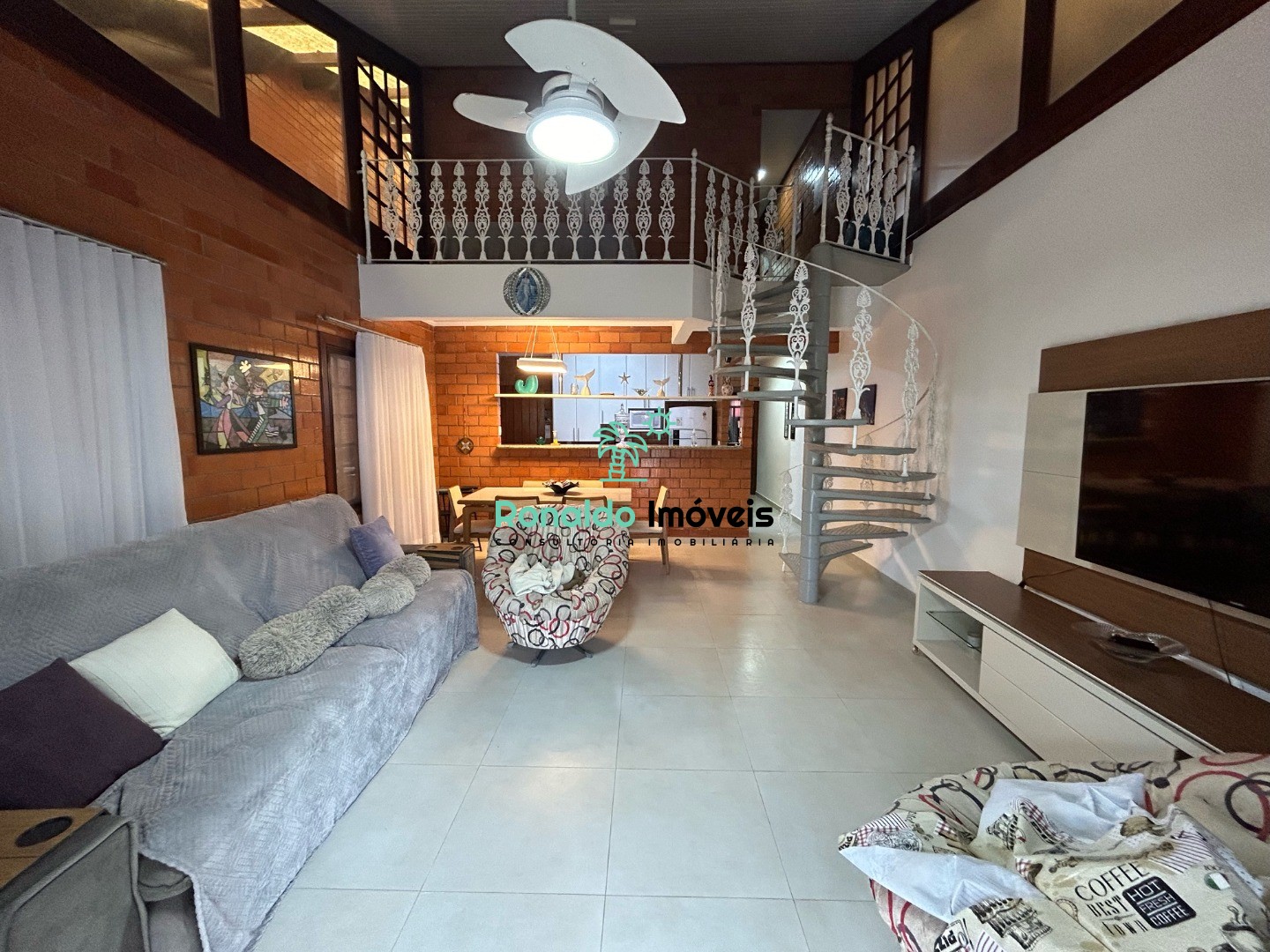Linda Casa em Villágio 3 dorm no cantão do Indaia em Bertioga, Lazer de Clube !!!