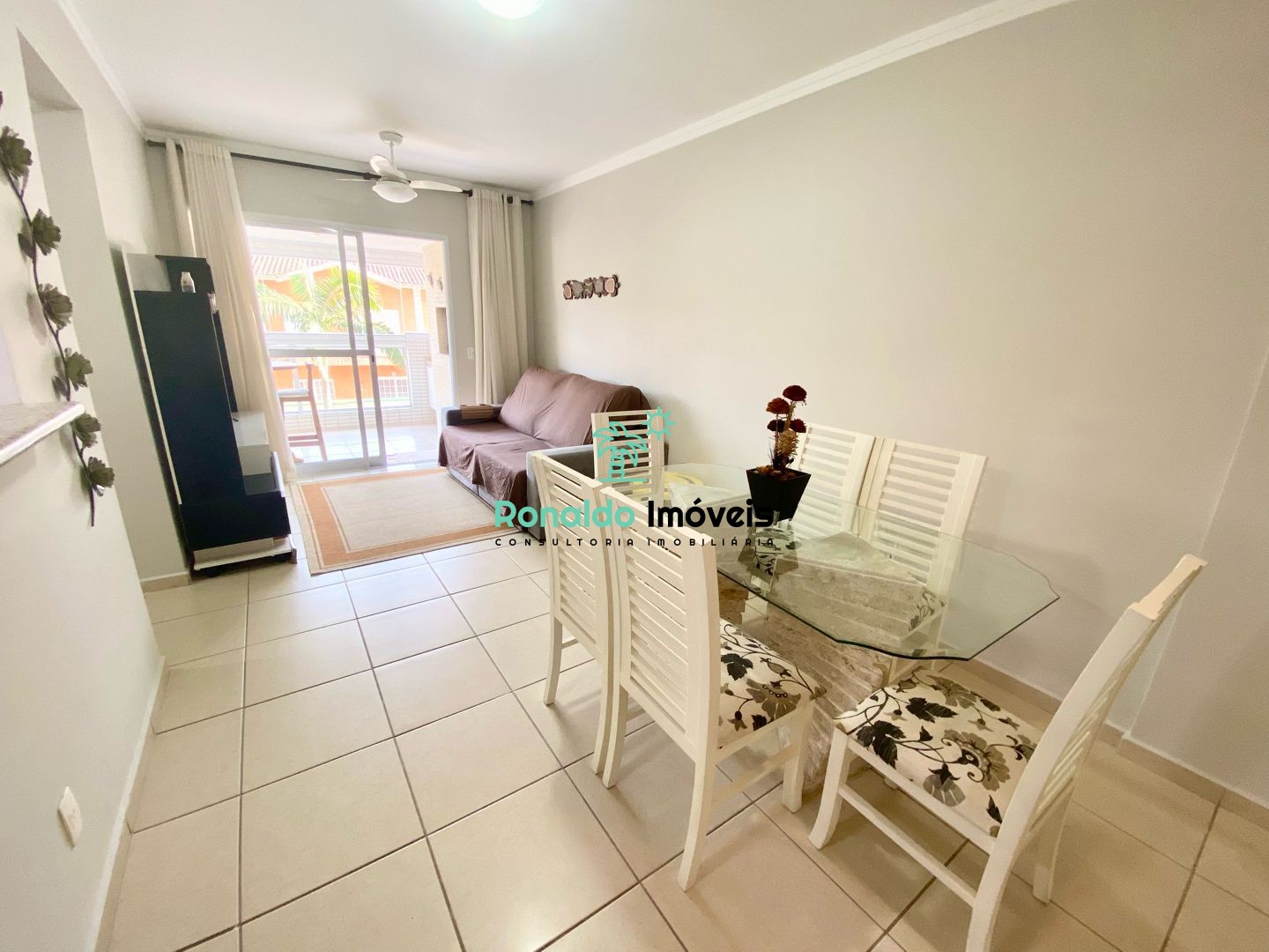 Apartamento à venda com 2 quartos, 78m² - Foto 2