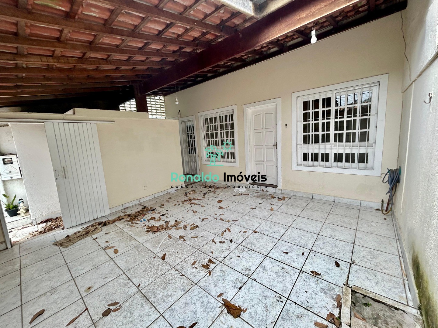 Casa à venda com 2 quartos, 119m² - Foto 2