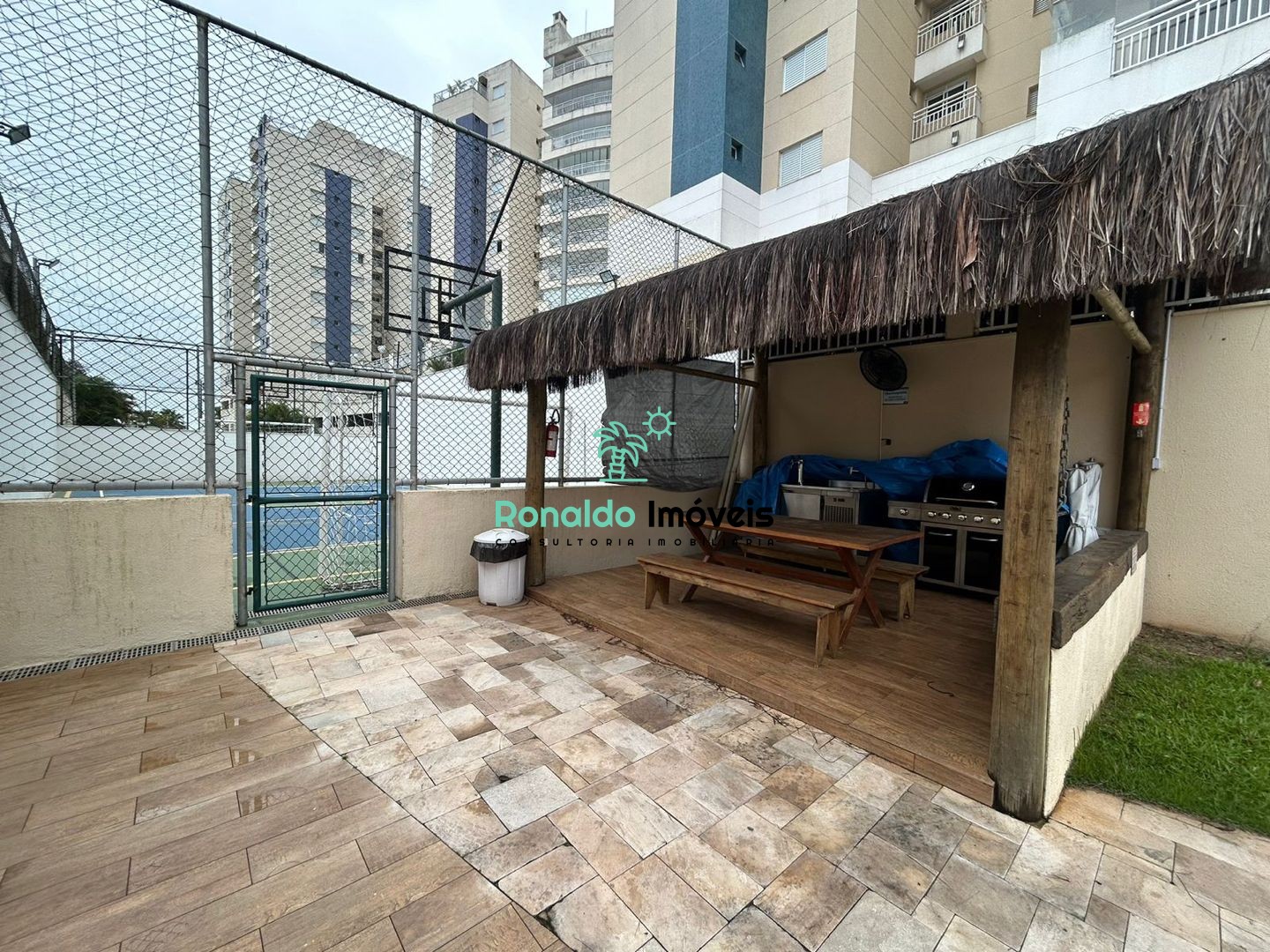 Apartamento à venda com 2 quartos, 72m² - Foto 28