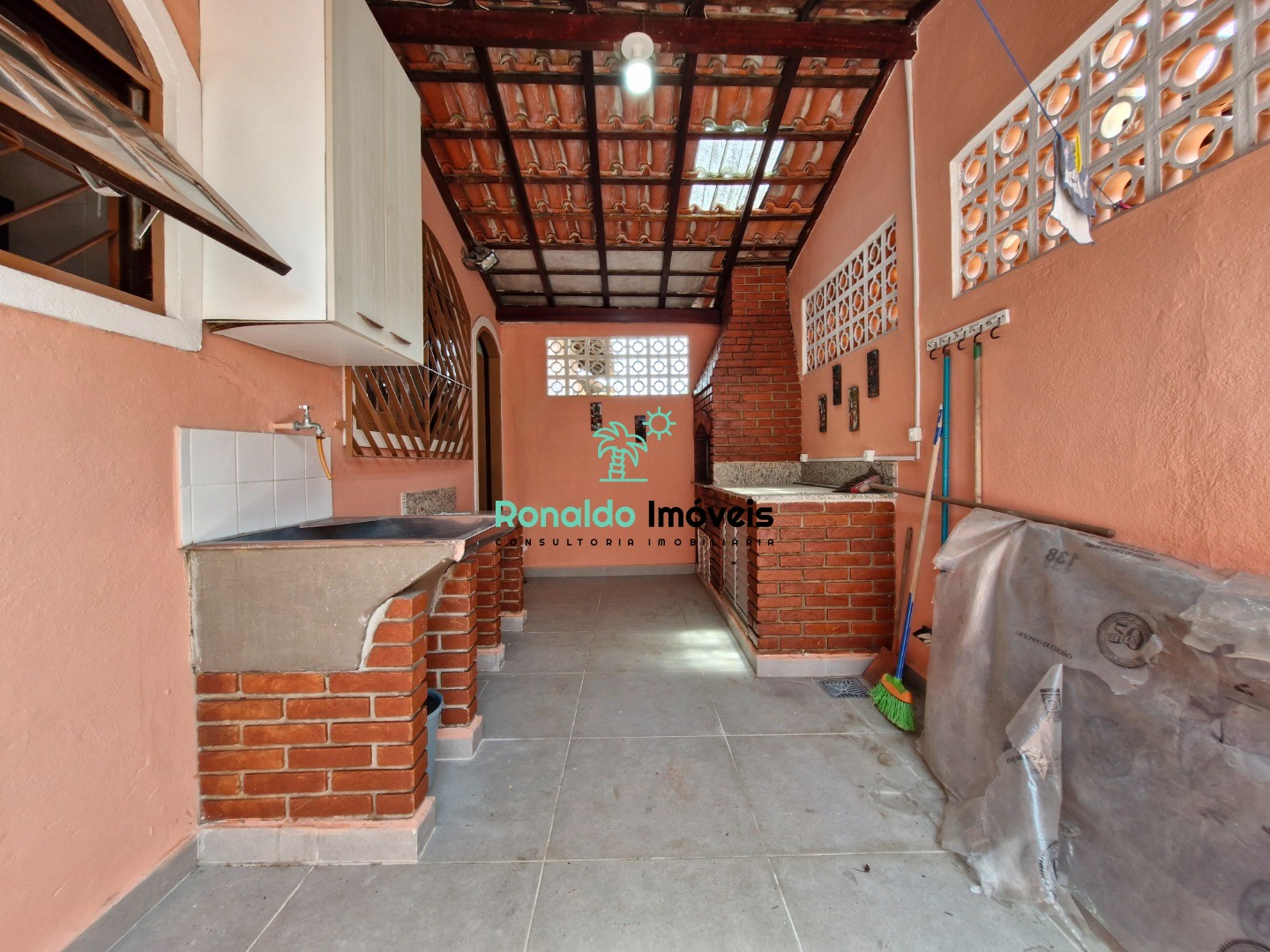 Casa à venda com 2 quartos, 57m² - Foto 8