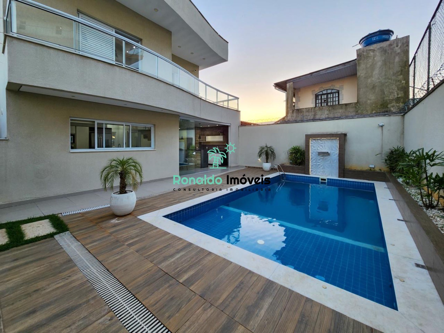Casa, 4 quartos, 301 m² - Foto 1