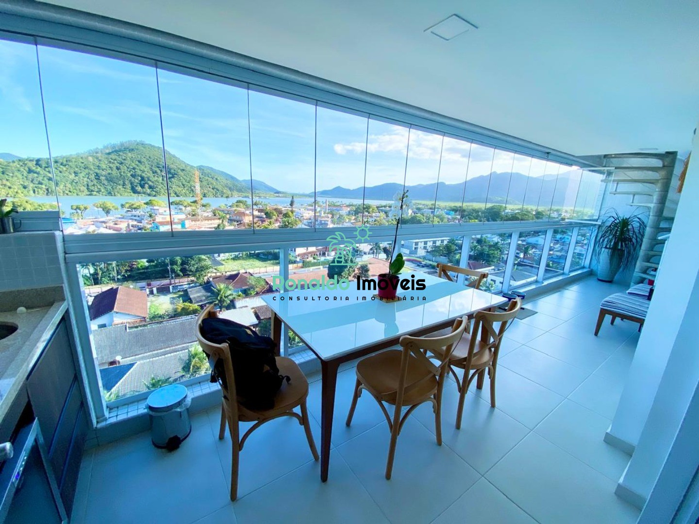 Cobertura, 3 quartos, 185 m² - Foto 1