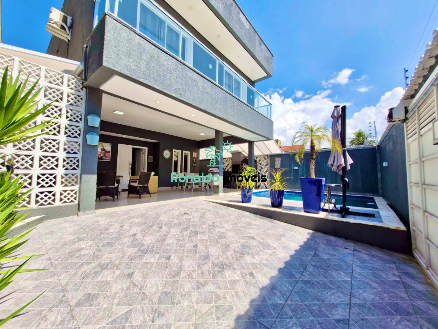 Casa, 5 quartos, 190 m² - Foto 1
