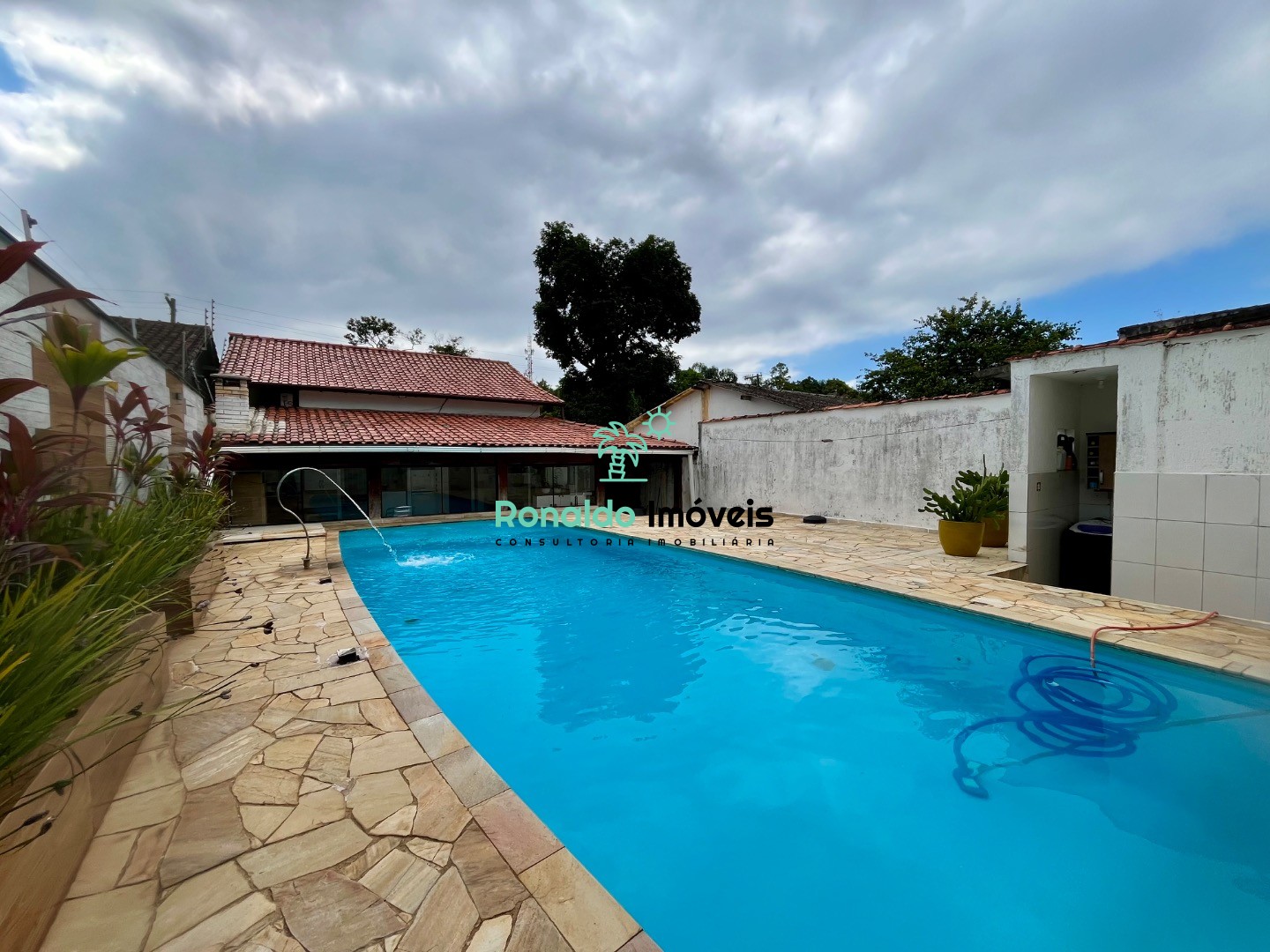 Casa, 2 quartos, 224 m² - Foto 1