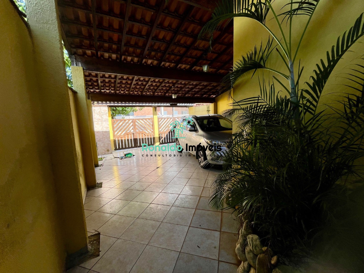 Casa, 5 quartos, 216 m² - Foto 2