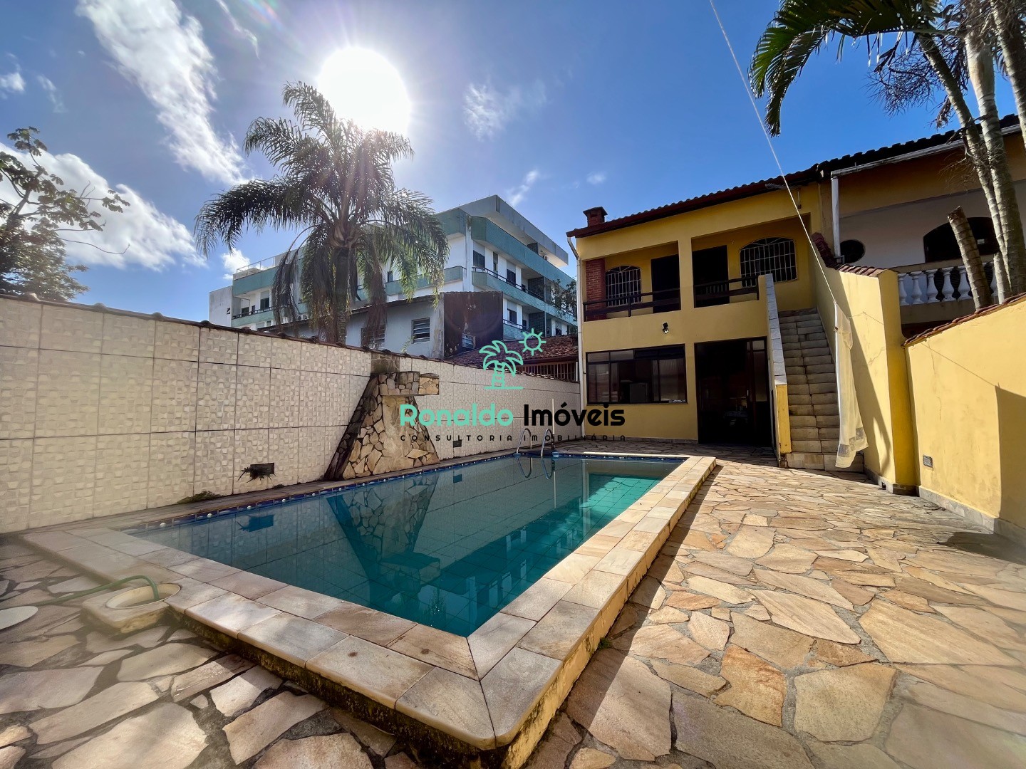 Casa, 5 quartos, 216 m² - Foto 1