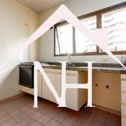 Apartamento à venda com 3 quartos, 147m² - Foto 2