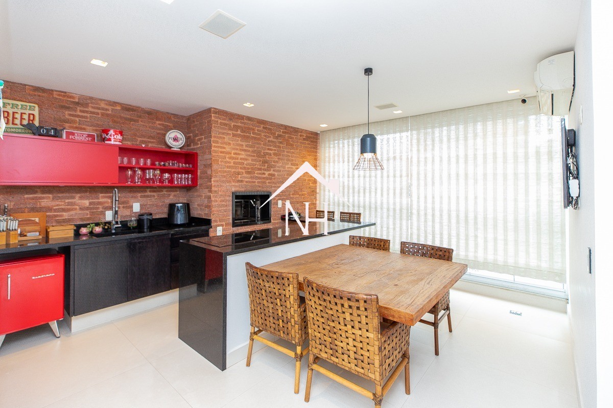 Apartamento de 240m c/ 3 suítes(1 master), living pé direito duplo, terraço gourmet,4 vagas, academia, piscina, quadra,playground,sauna,espaço gourmet