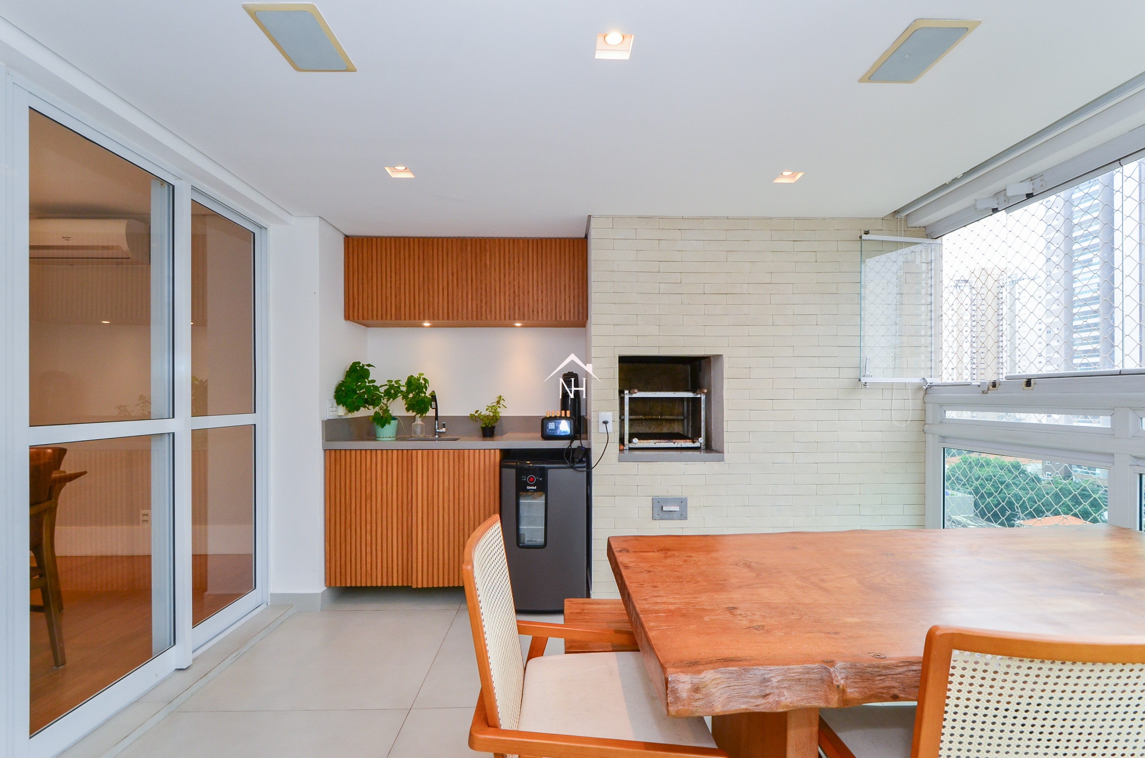 Apartamento de 155m c/3 suítes,terraço gourmet,3 vagas e depósito,academia,piscinas,quadra squash,playground,sauna,espaço gourmet,cinema,churrasqueira