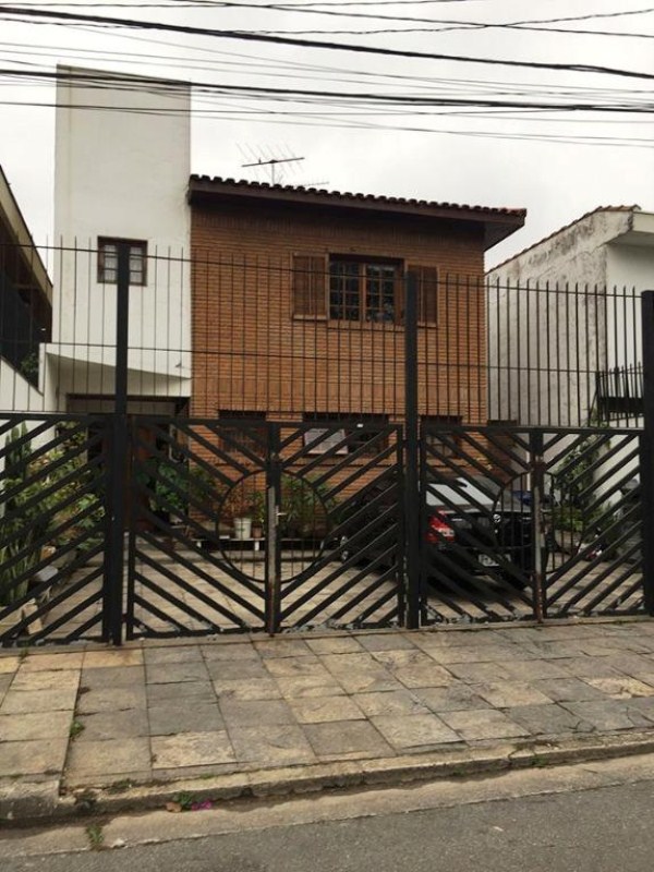 Sobrado à venda com 4 quartos, 345m² - Foto 1