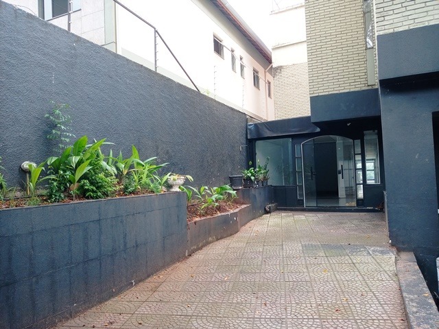 Sobrado à venda com 5 quartos, 560m² - Foto 2