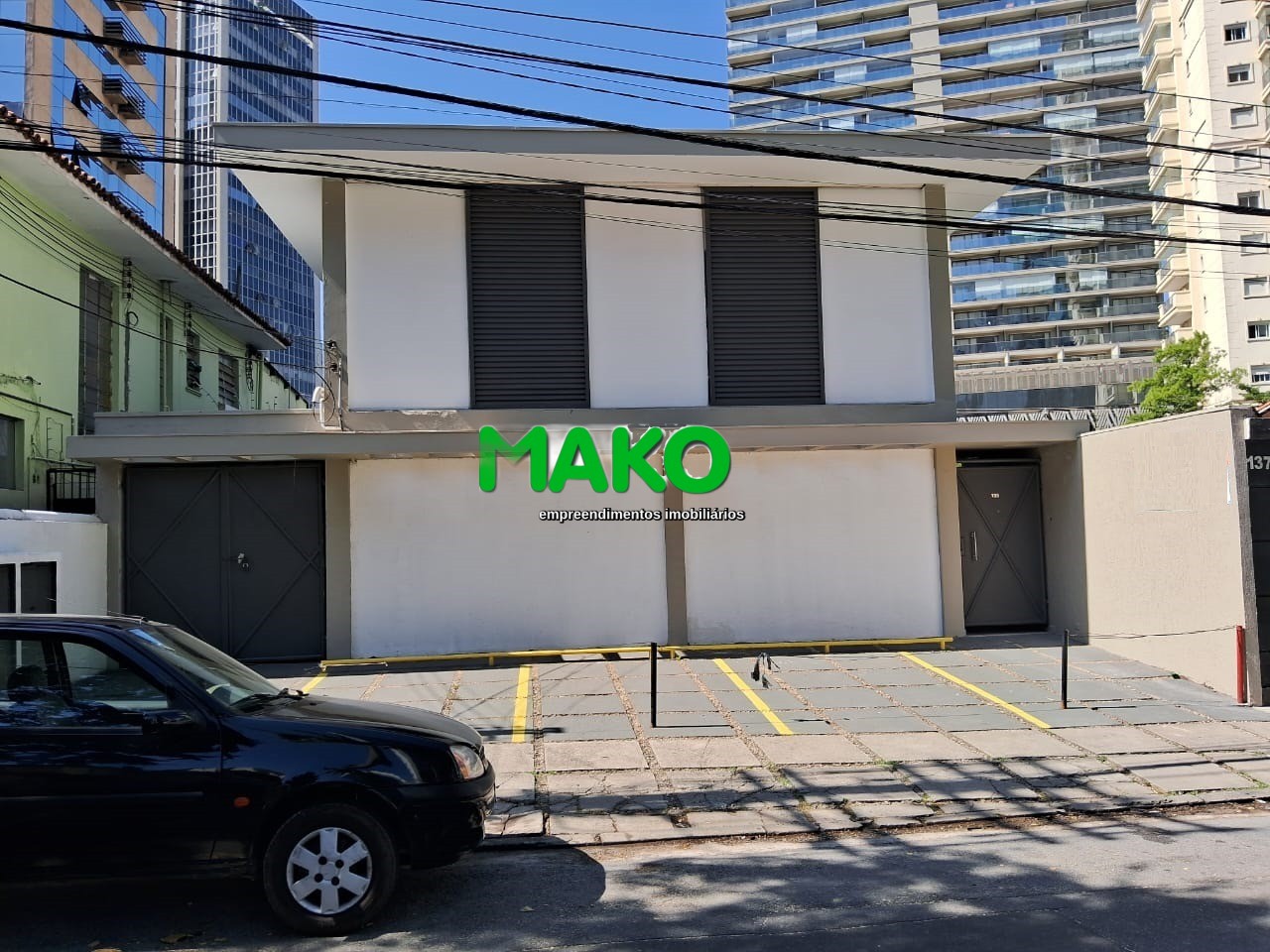 Casa Comercial para alugar com 8 quartos, 300m² - Foto 1