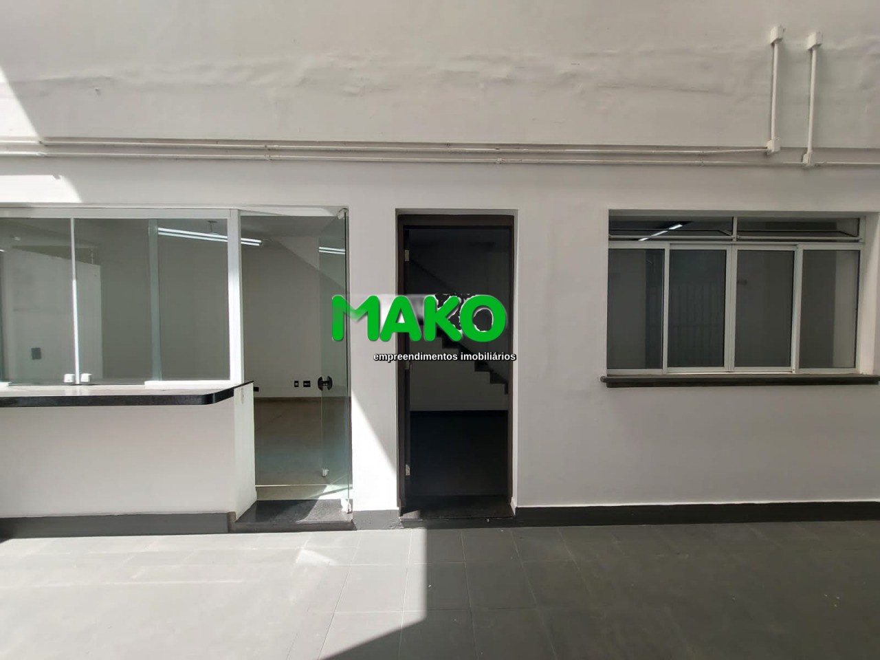 Casa Comercial para alugar com 8 quartos, 300m² - Foto 12