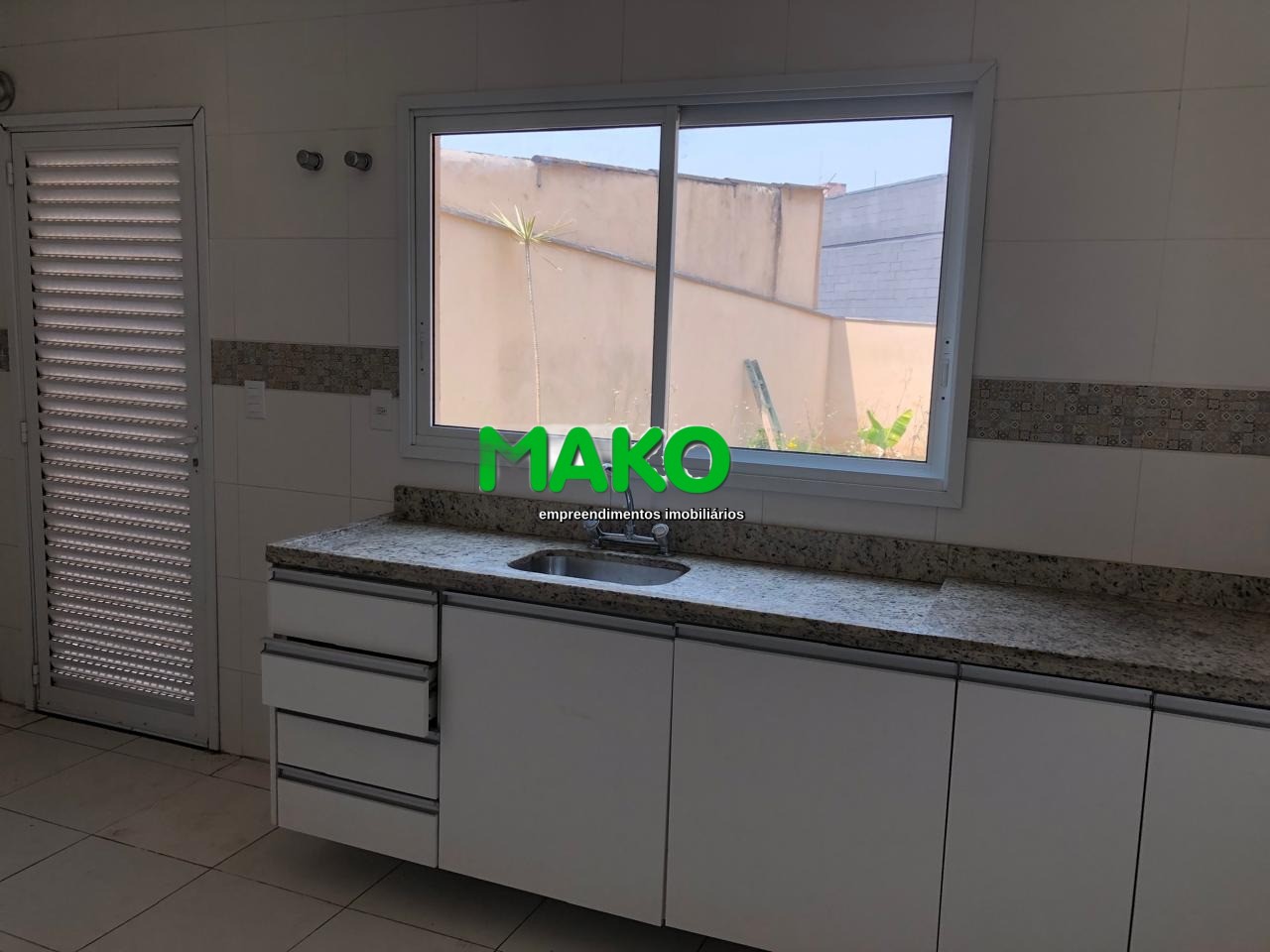 Sobrado à venda e aluguel com 3 quartos, 200m² - Foto 34